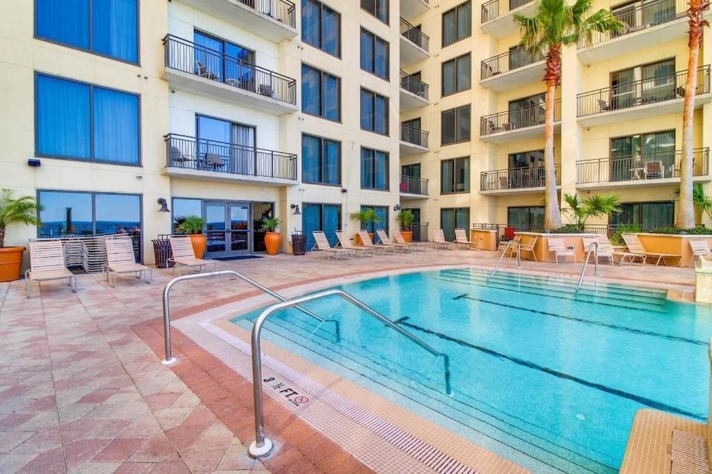 Apartment Life's A In Cozy In The Origin At Seahaven