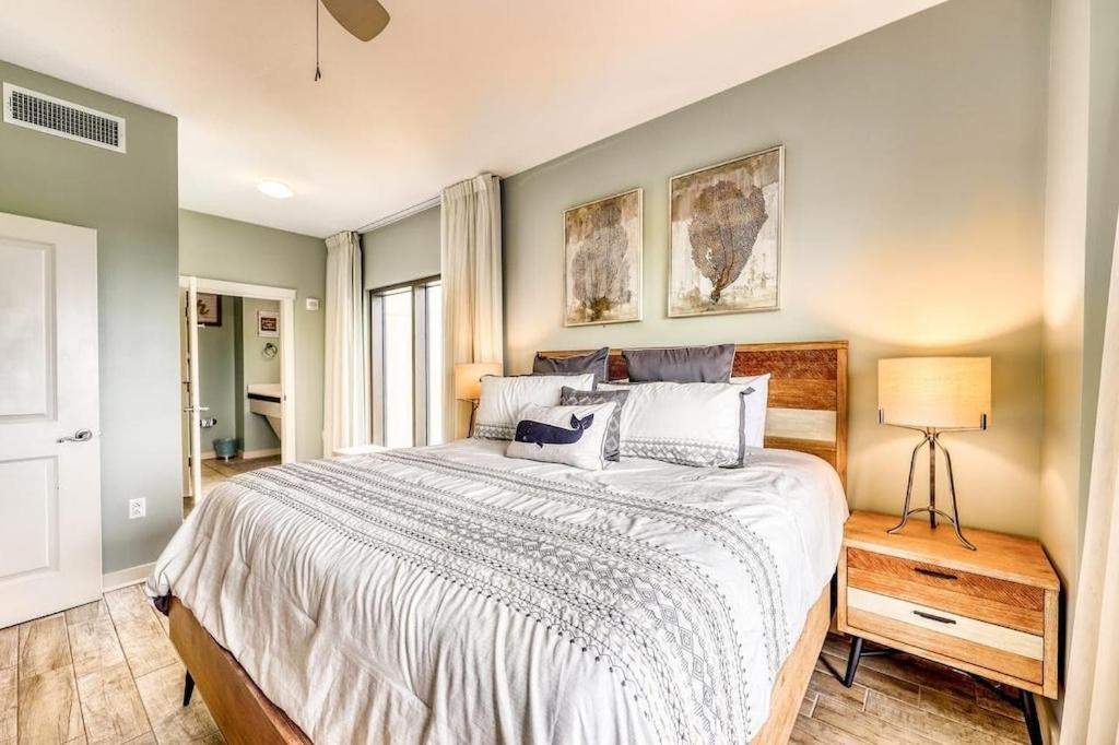 Apartment Life's A In Cozy In The Origin At Seahaven